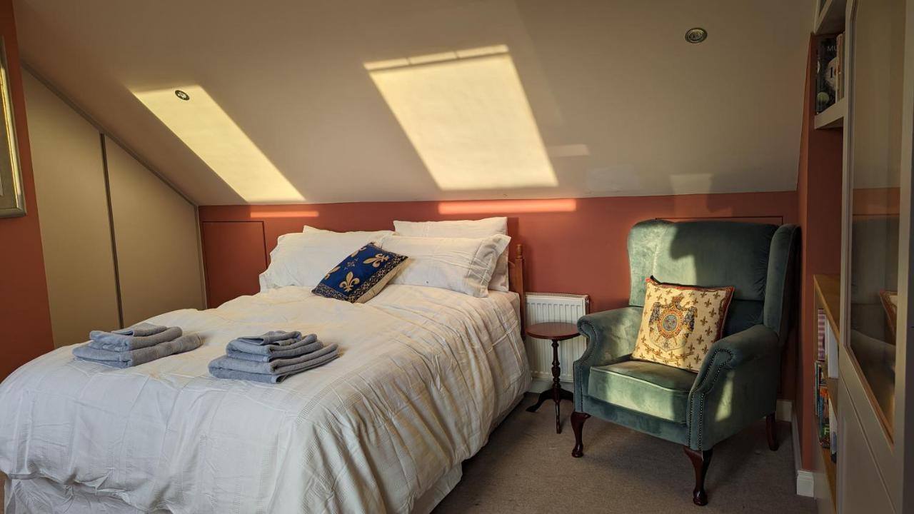 Elegant Relaxed Studio Bed & Breakfast เมย์นูท ภายนอก รูปภาพ